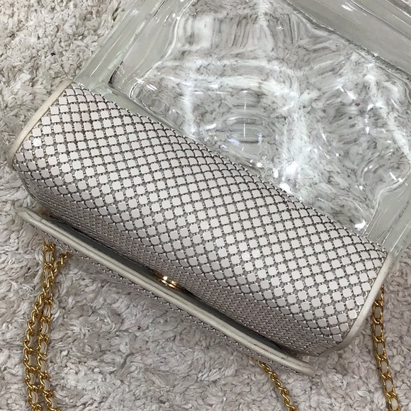Whiting and Davis vintage white evening bag - Picture 9 of 14